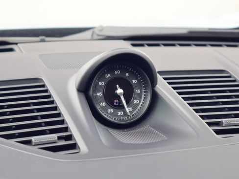 Certified 2025 Porsche 911 Carrera RWD image 28