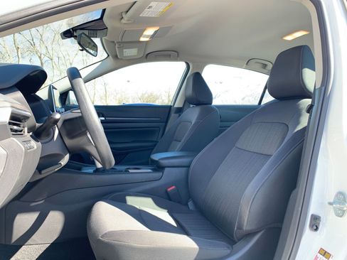 Used 2025 Nissan Altima 2.5 SV image 28