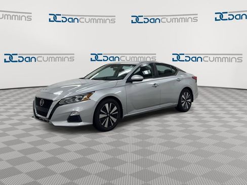 Used 2022 Nissan Altima 2.5 SV FWD image 4