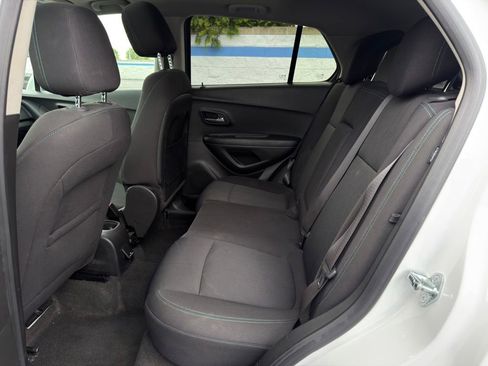 Used 2016 Chevrolet Trax LT w/ LT Sun and Sound Package FWD image 19