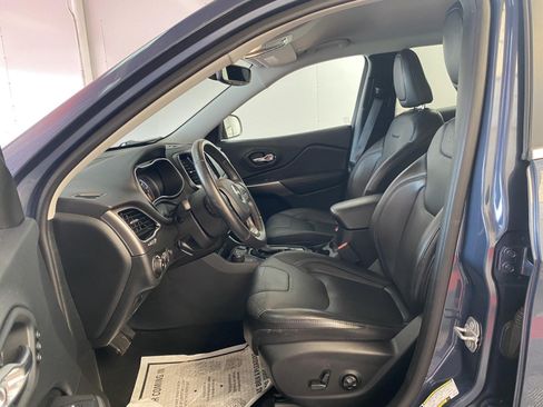 Used 2019 Jeep Cherokee Limited AWD/4WD image 21