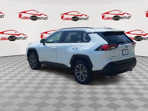 Used 2022 Toyota RAV4 XLE Premium AWD/4WD image 6