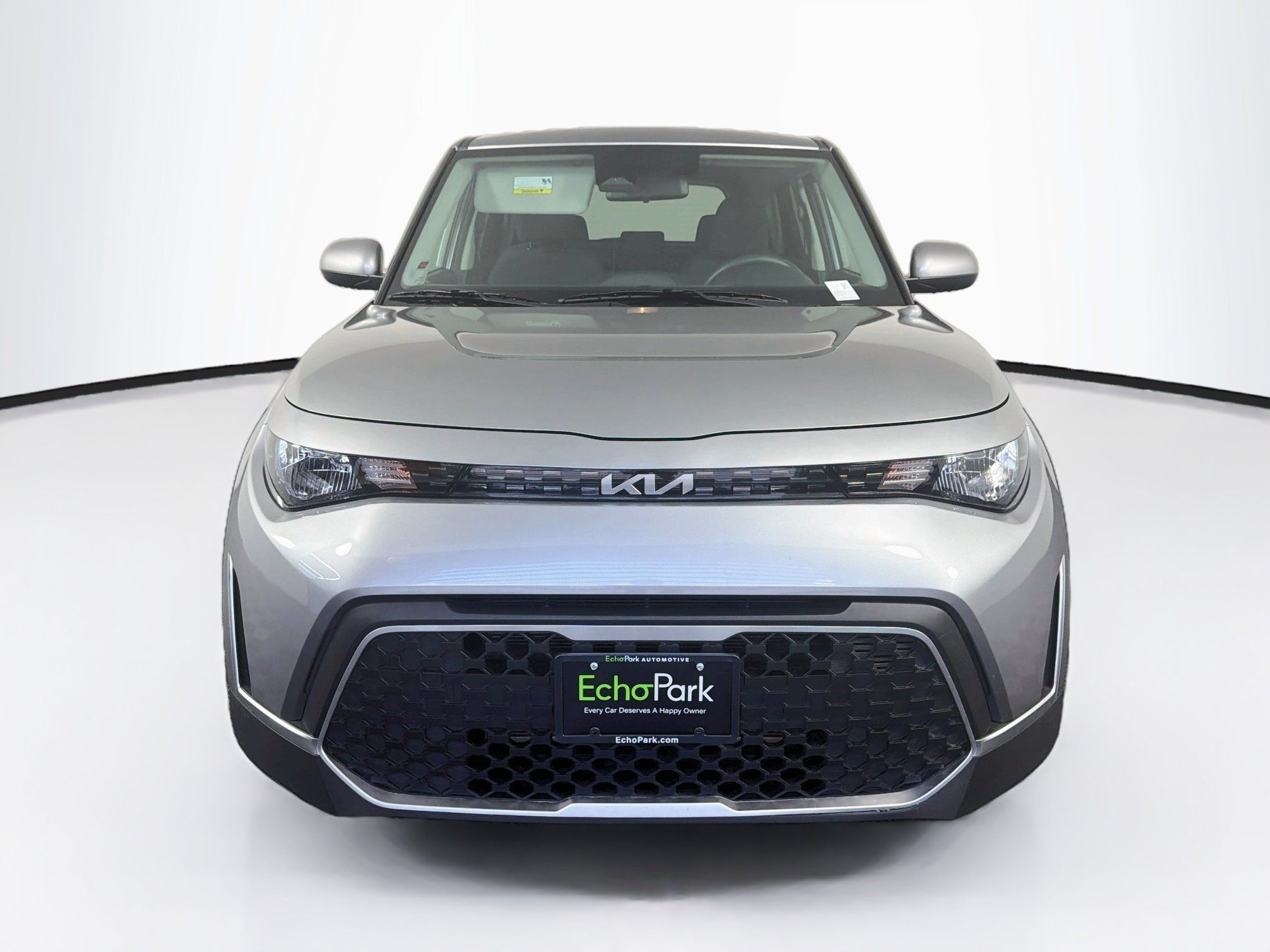 Used 2025 Kia Soul LX w/ LX Technology Package FWD image 2