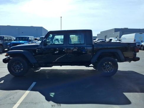 New 2026 Jeep Gladiator Sport AWD/4WD image 3
