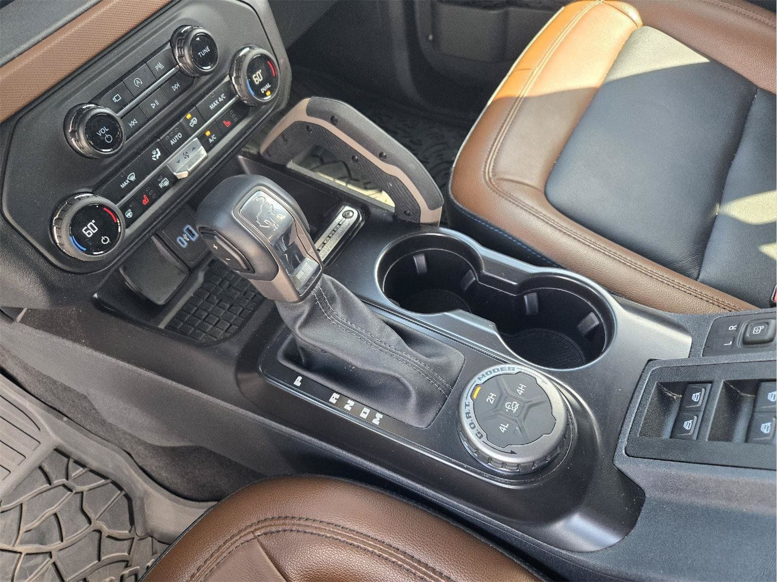 Used 2024 Ford Bronco Outer Banks AWD/4WD image 19