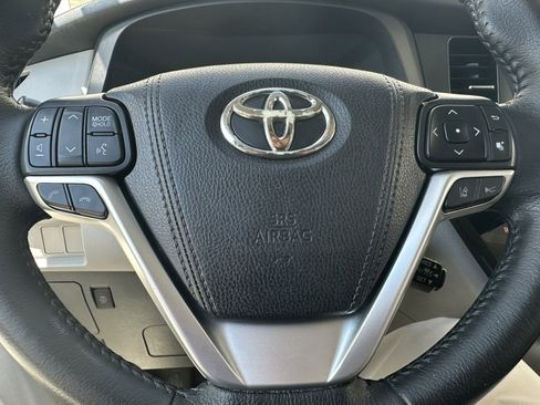 Used 2020 Toyota Sienna XLE FWD image 29