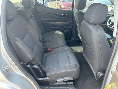 Used 2020 GMC Acadia SLE FWD image 27