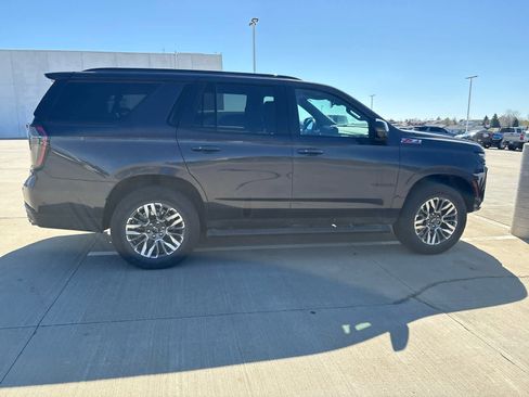 Used 2025 Chevrolet Tahoe Z71 w/ Comfort Package AWD/4WD image 1