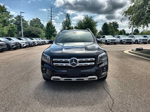 Used 2023 Mercedes-Benz GLB 250 w/ Premium Package image 12
