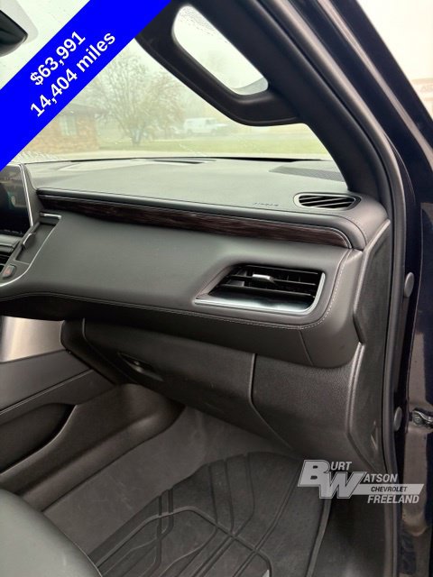 Used 2024 Chevrolet Suburban Z71 w/ Luxury Package AWD/4WD image 35