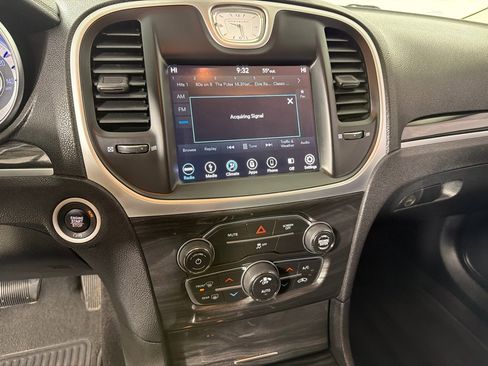 Used 2018 Chrysler 300 Touring w/ Sport Appearance Package image 15