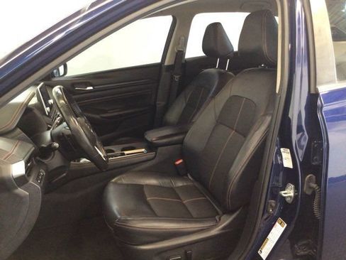 Used 2022 Nissan Altima 2.5 SR FWD image 9