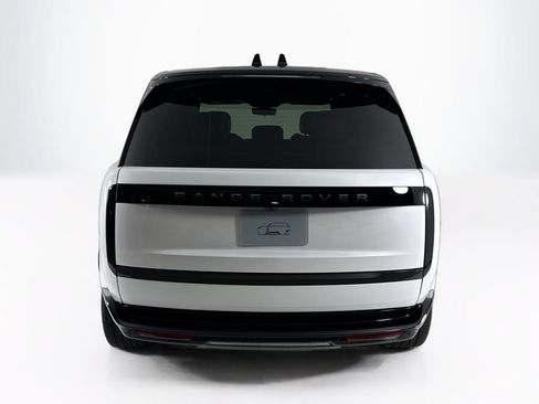 New 2026 Land Rover Range Rover Long Wheelbase SE AWD/4WD image 4