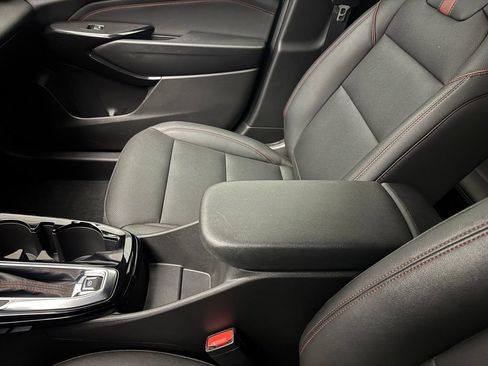 Used 2025 Chevrolet Trax RS w/ Driver Confidence Package image 27