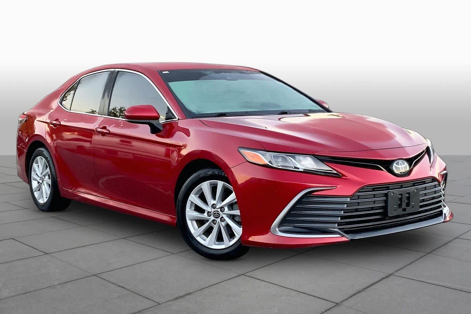 Used 2023 Toyota Camry LE FWD image 3