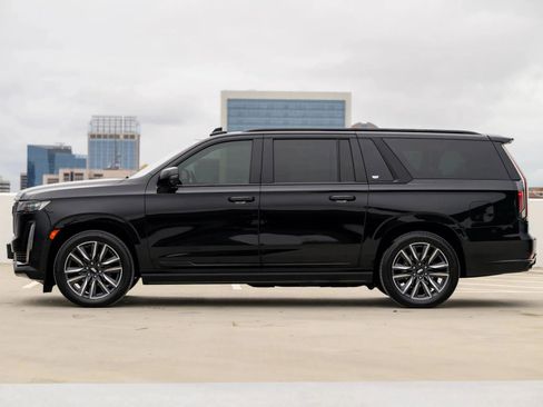 Used 2021 Cadillac Escalade ESV Sport w/ Driver Assist Tech Package AWD/4WD image 15