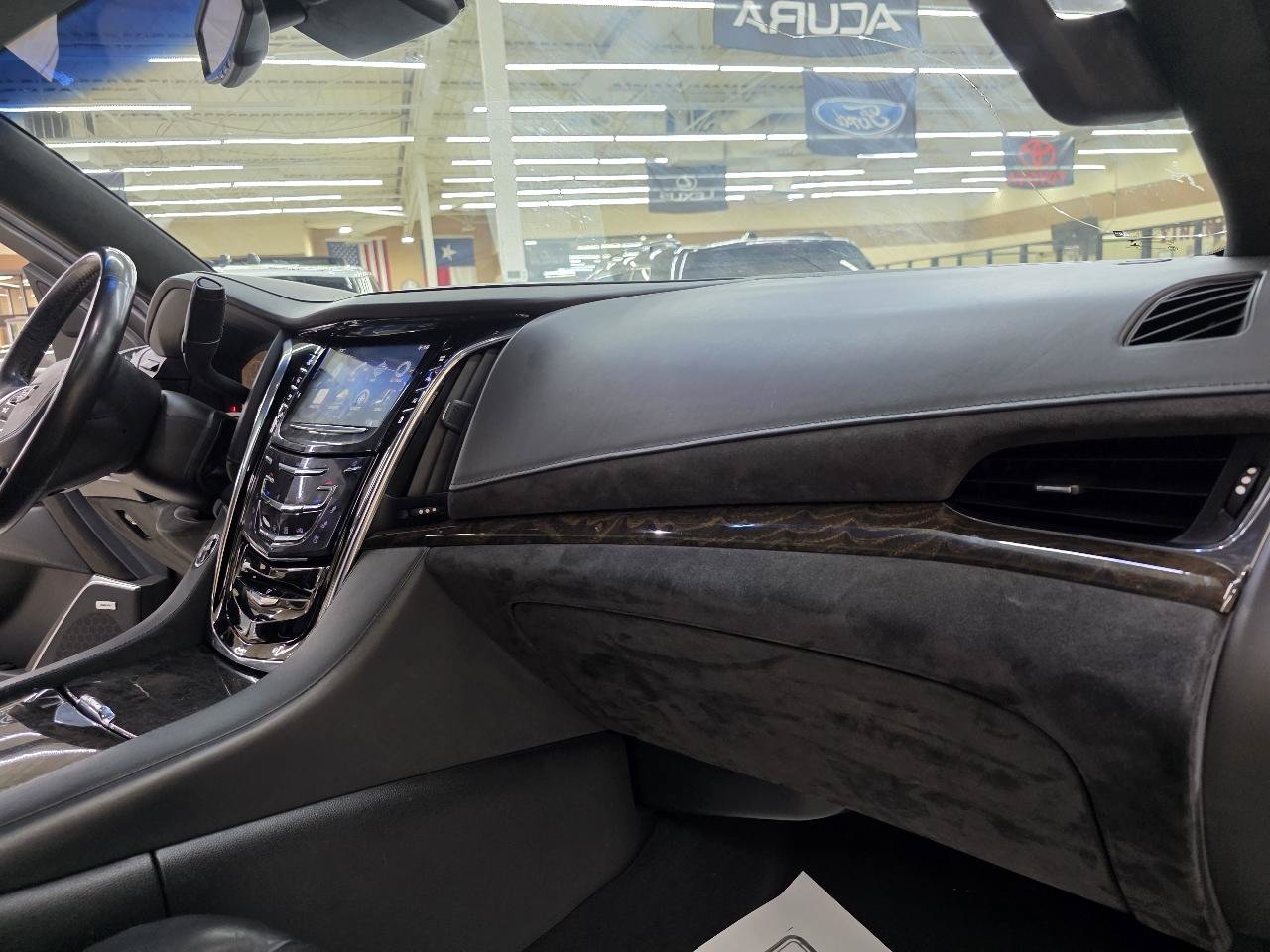 Used 2015 Cadillac Escalade Platinum AWD/4WD image 22