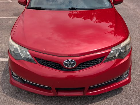 Used 2014 Toyota Camry SE FWD image 12