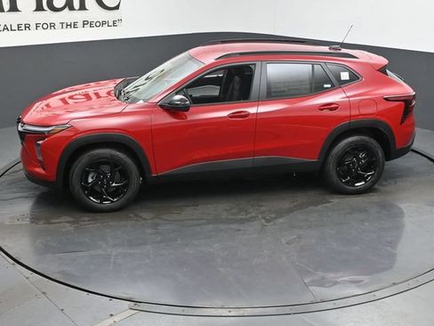 New 2026 Chevrolet Trax LT w/ Driver Confidence Package FWD image 36