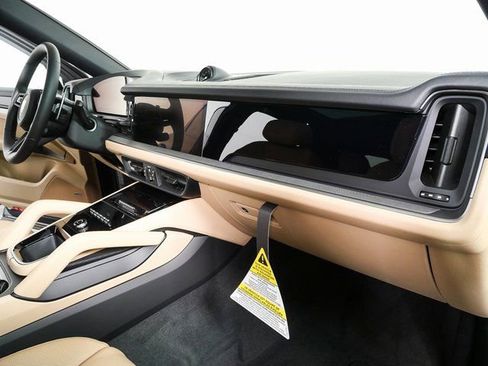 New 2026 Porsche Cayenne Coupe image 26