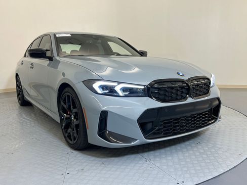 Used 2025 BMW M340i w/ Parking Assistance Package image 7