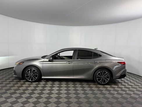 Used 2026 Toyota Camry XLE FWD image 10