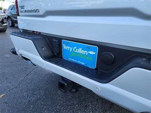 Used 2024 Chevrolet Silverado 1500 High Country w/ Technology Package image 10