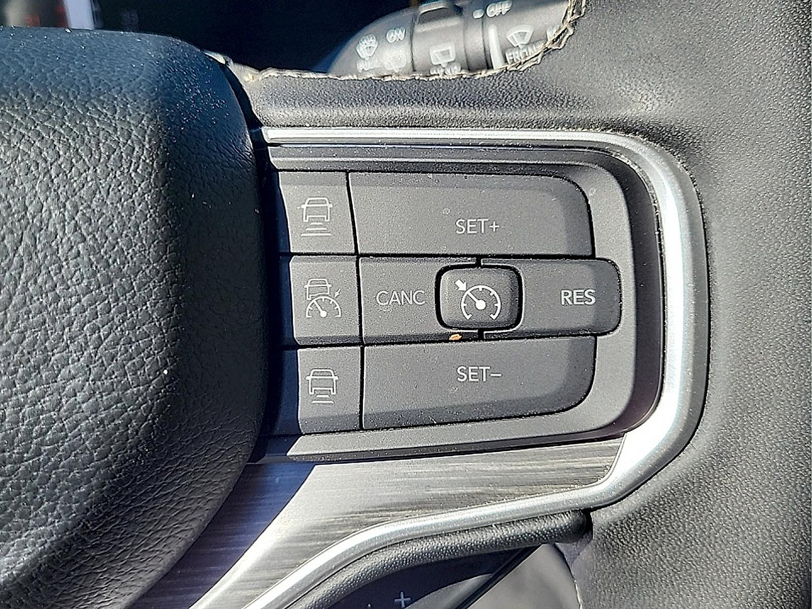 Used 2024 Jeep Wagoneer L Series II w/ Flexible Seating Group AWD/4WD image 20