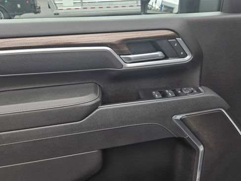 Used 2025 Chevrolet Silverado 2500 LT w/ Convenience Package image 11