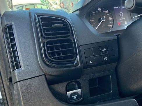 Used 2025 RAM ProMaster 2500 w/ Convenience Group image 28