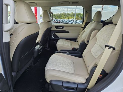 New 2026 Nissan Armada Platinum image 5