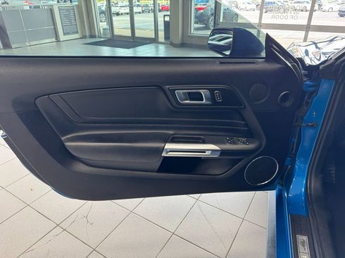 Used 2019 Ford Mustang GT Premium w/ GT Performance Package RWD image 12