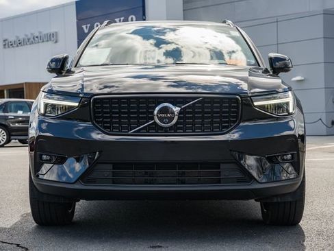 Certified 2024 Volvo XC40 B5 Plus w/ Protection Package Premier image 2