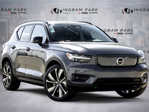 Used 2021 Volvo XC40 P8 Recharge image 1