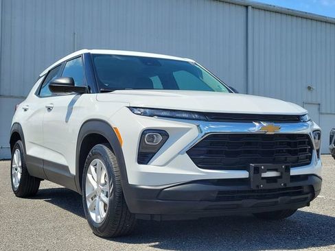 Certified 2024 Chevrolet TrailBlazer LS FWD image 33