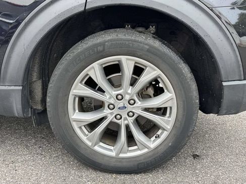 Used 2021 Ford Explorer XLT w/ Equipment Group 202A AWD/4WD image 12