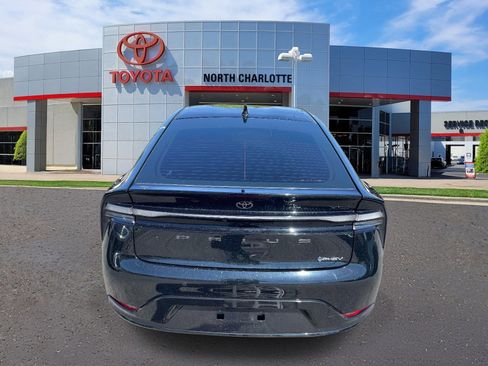 Used 2025 Toyota Prius Plug-In Hybrid image 7