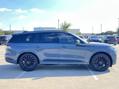 New 2025 Lincoln Aviator Reserve w/ Luxury Package image 10