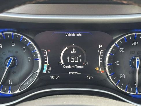 Used 2020 Chrysler Pacifica Touring-L Plus FWD image 27