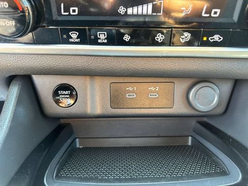 Used 2025 Nissan Rogue SV AWD/4WD image 32