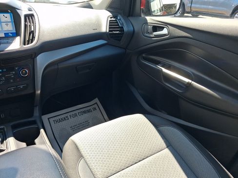Used 2017 Ford Escape SE w/ Equipment Group 201A AWD/4WD image 21