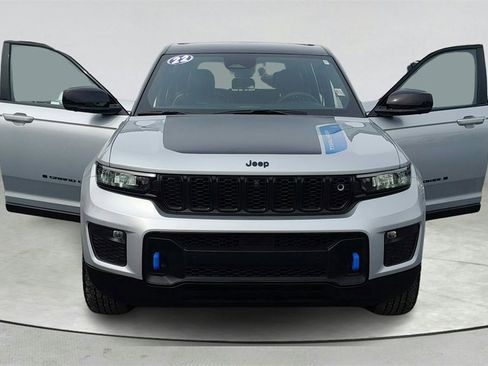 Used 2022 Jeep Grand Cherokee Trailhawk w/ Advanced Protech Group II image 9