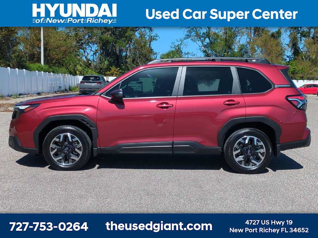 Used 2025 Subaru Forester Premium AWD/4WD image 2