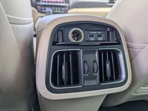 Used 2022 Maserati Levante GT AWD/4WD image 15