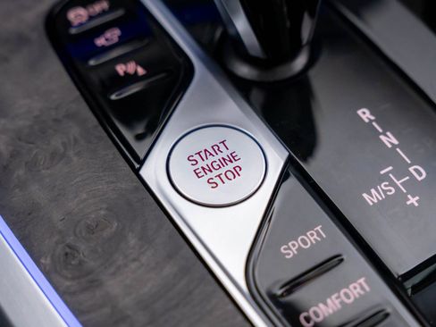 Certified 2023 BMW X5 xDrive40i w/ M Sport Package AWD/4WD image 21