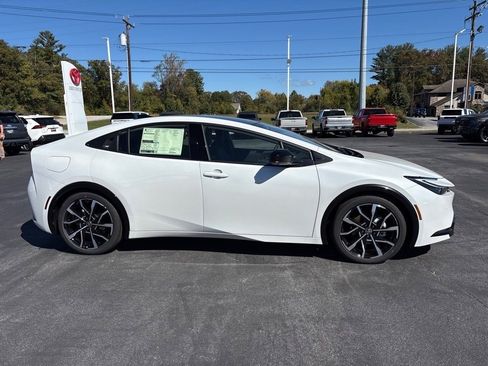 New 2026 Toyota Prius Plug-In Hybrid image 2