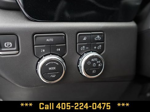 Used 2025 GMC Sierra 1500 SLT AWD/4WD image 35