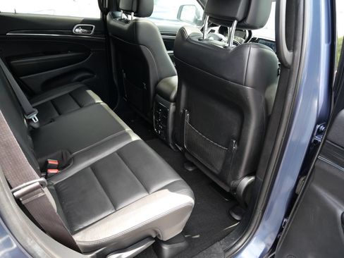 Used 2020 Jeep Grand Cherokee Limited AWD/4WD image 22