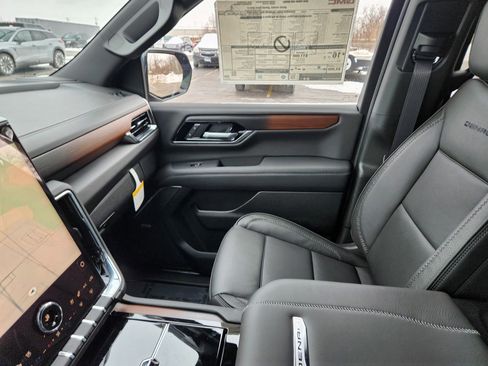 New 2026 GMC Yukon Denali image 9