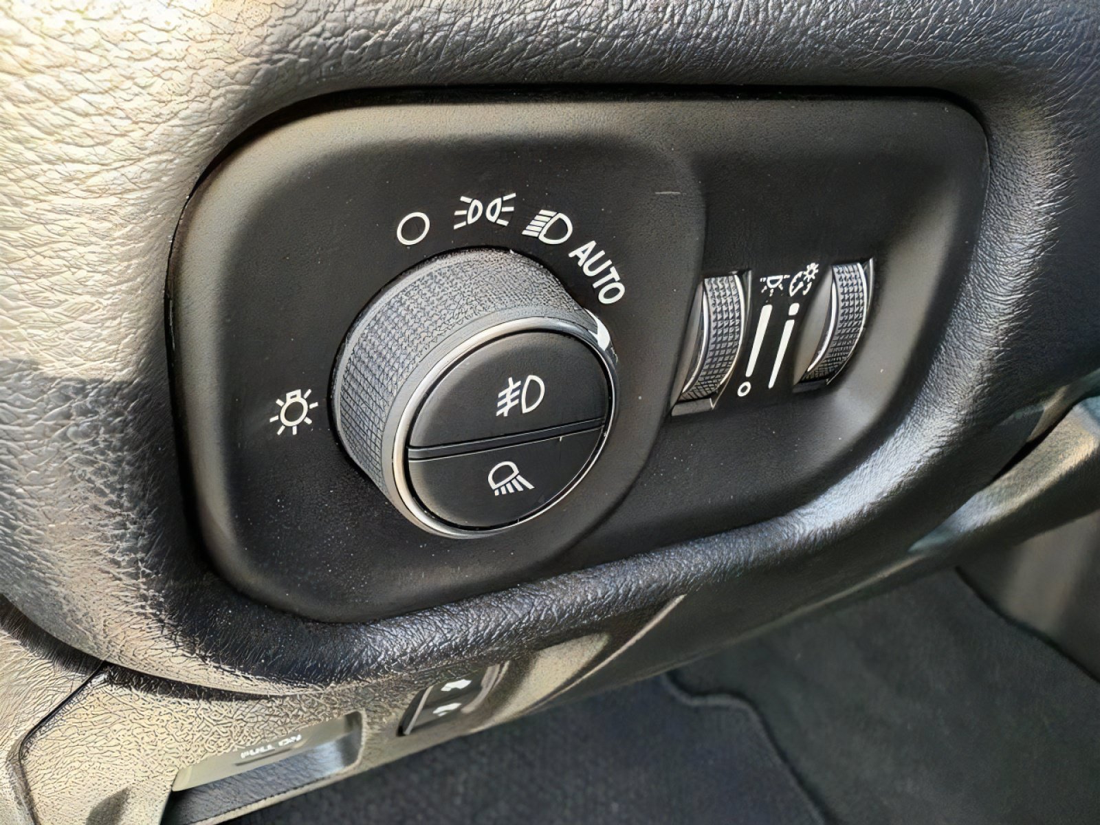 Used 2022 RAM 1500 Laramie w/ Sport Appearance Package AWD/4WD image 19